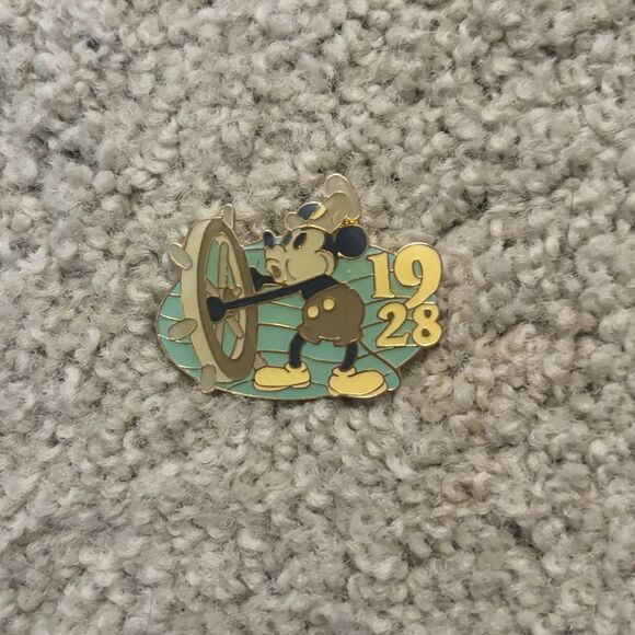 1928 Mickey Mouse Disney Pin - 0470 of 1928 - Steamboat Willie - Picture 1 of 3